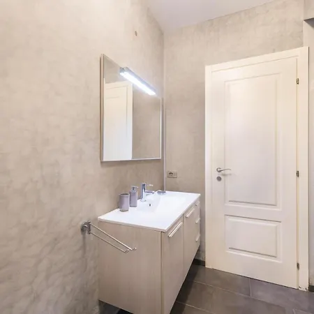 Privata Con Piscina Villa